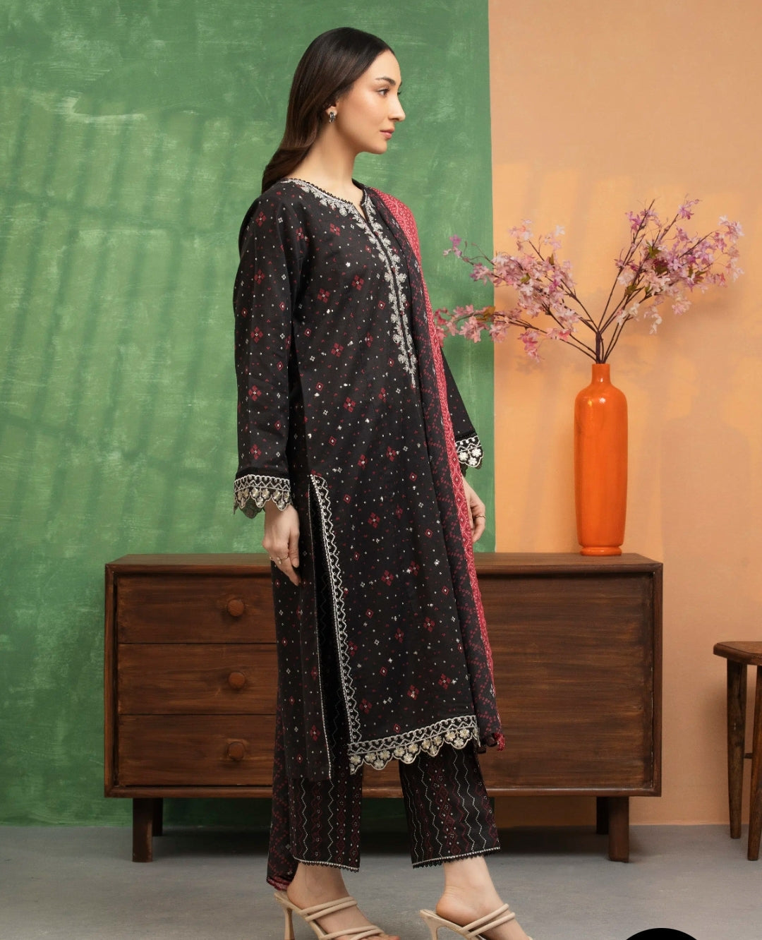 Lawn| Embroidered|Unstitched| 03 Pc | Edenrobe