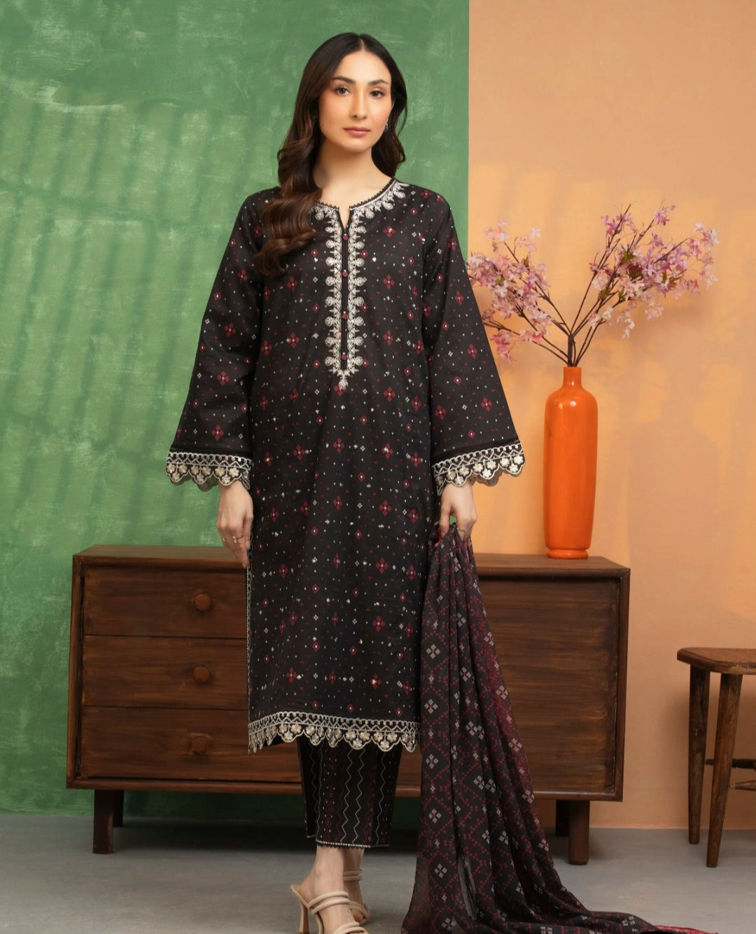 Lawn| Embroidered|Unstitched| 03 Pc | Edenrobe